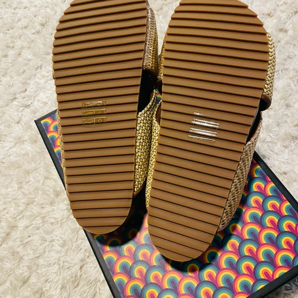 Kurt Geiger Gold and Brown Women's Sandals - Picture 4 of 10